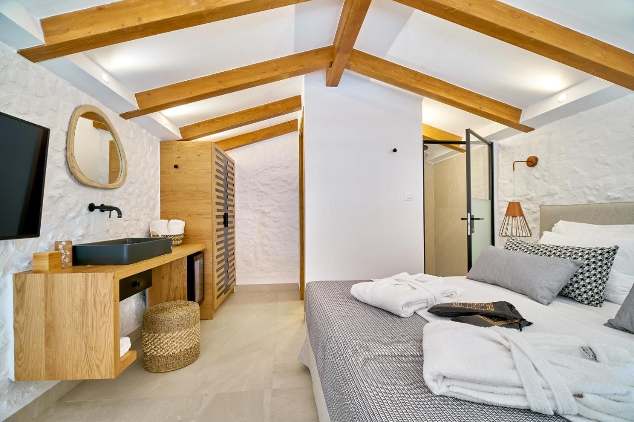 Vista Del Porto Luxury Suites Rethymno  ภายนอก รูปภาพ