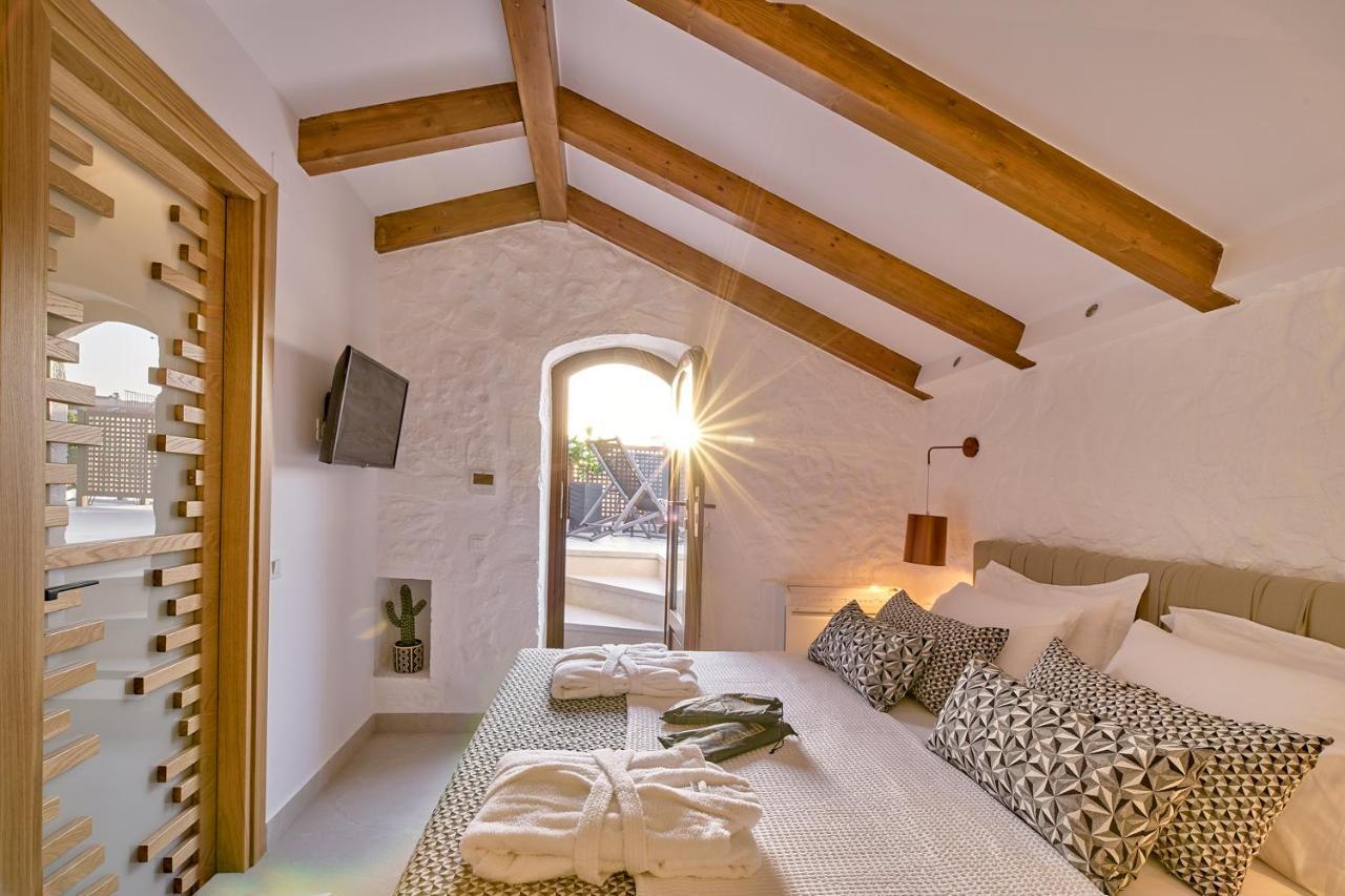 Vista Del Porto Luxury Suites Rethymno  ภายนอก รูปภาพ