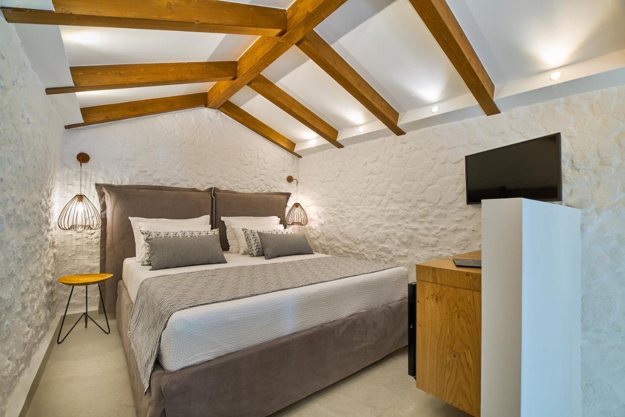 Vista Del Porto Luxury Suites Rethymno  ภายนอก รูปภาพ
